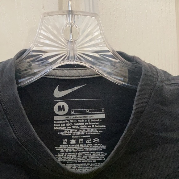FINAL MARKDOWN BOYS Nike tee medium - Picture 3 of 3